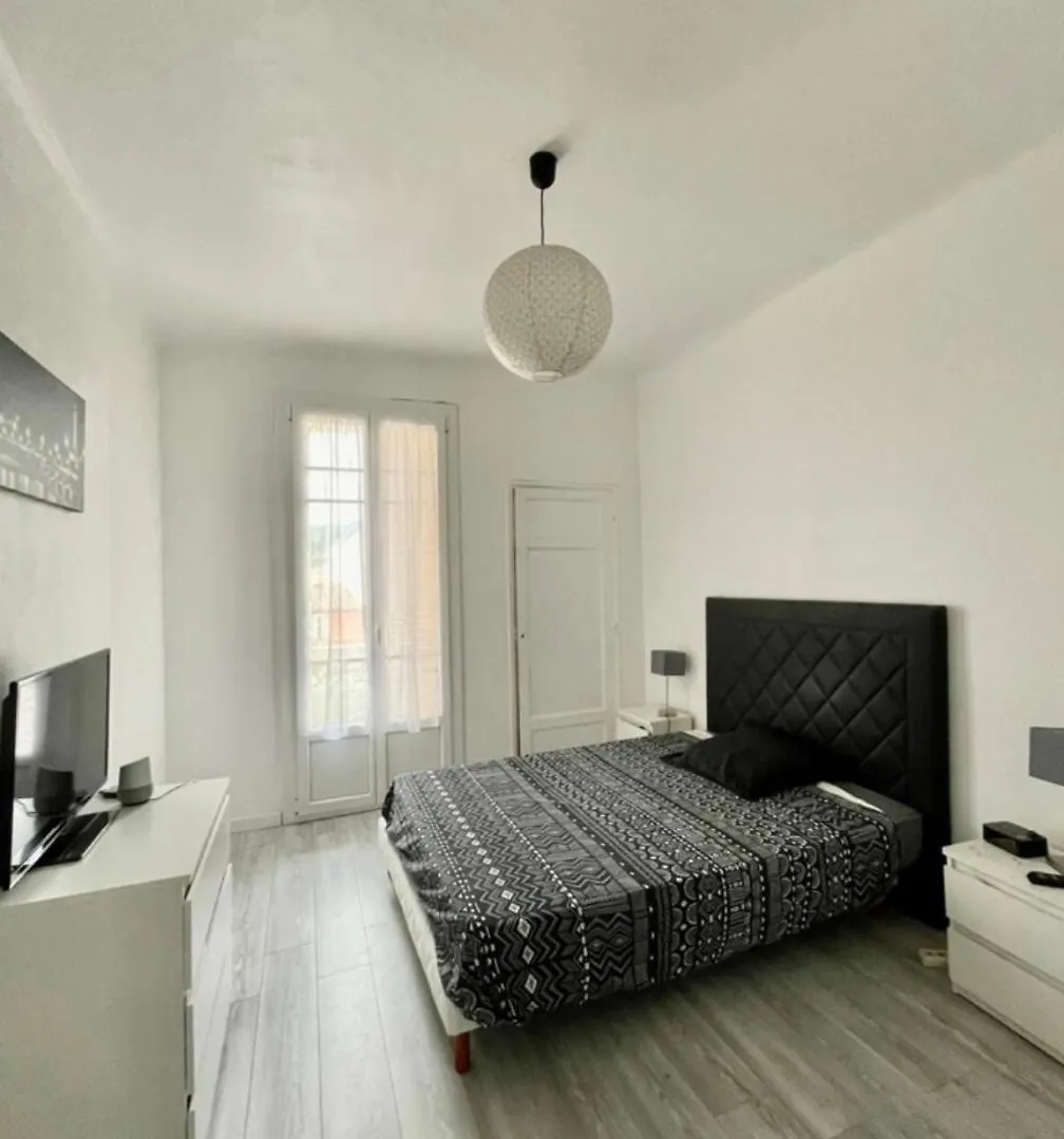 Charmant Appartement - Port De Nice
